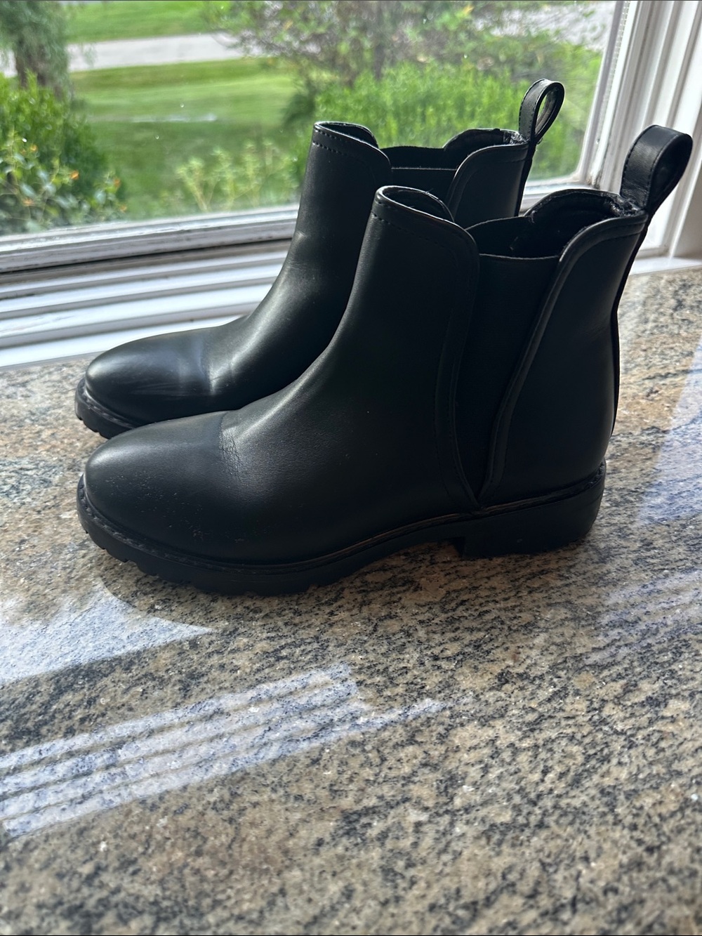 Steve Madden Black Leather Chelsea Lug Ankle Boots